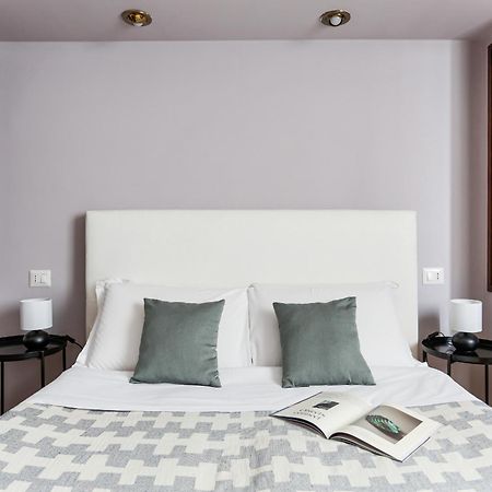 The Best Rent - Spacious One-Bedroom Apartment In Moscova District Milão Exterior foto