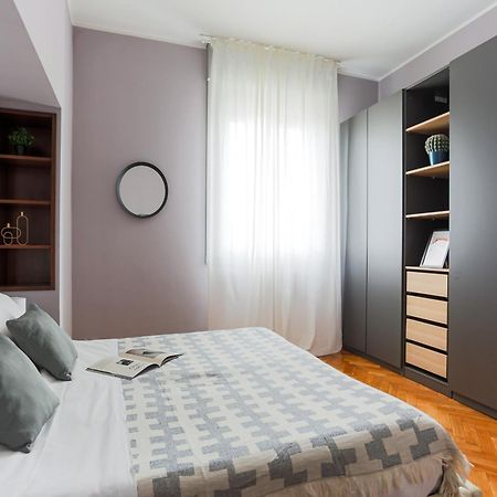 The Best Rent - Spacious One-Bedroom Apartment In Moscova District Milão Exterior foto