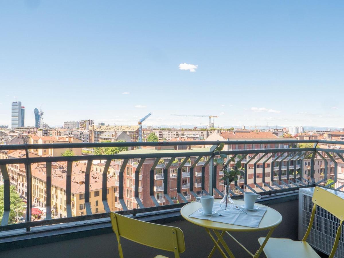 The Best Rent - Spacious One-Bedroom Apartment In Moscova District Milão Exterior foto