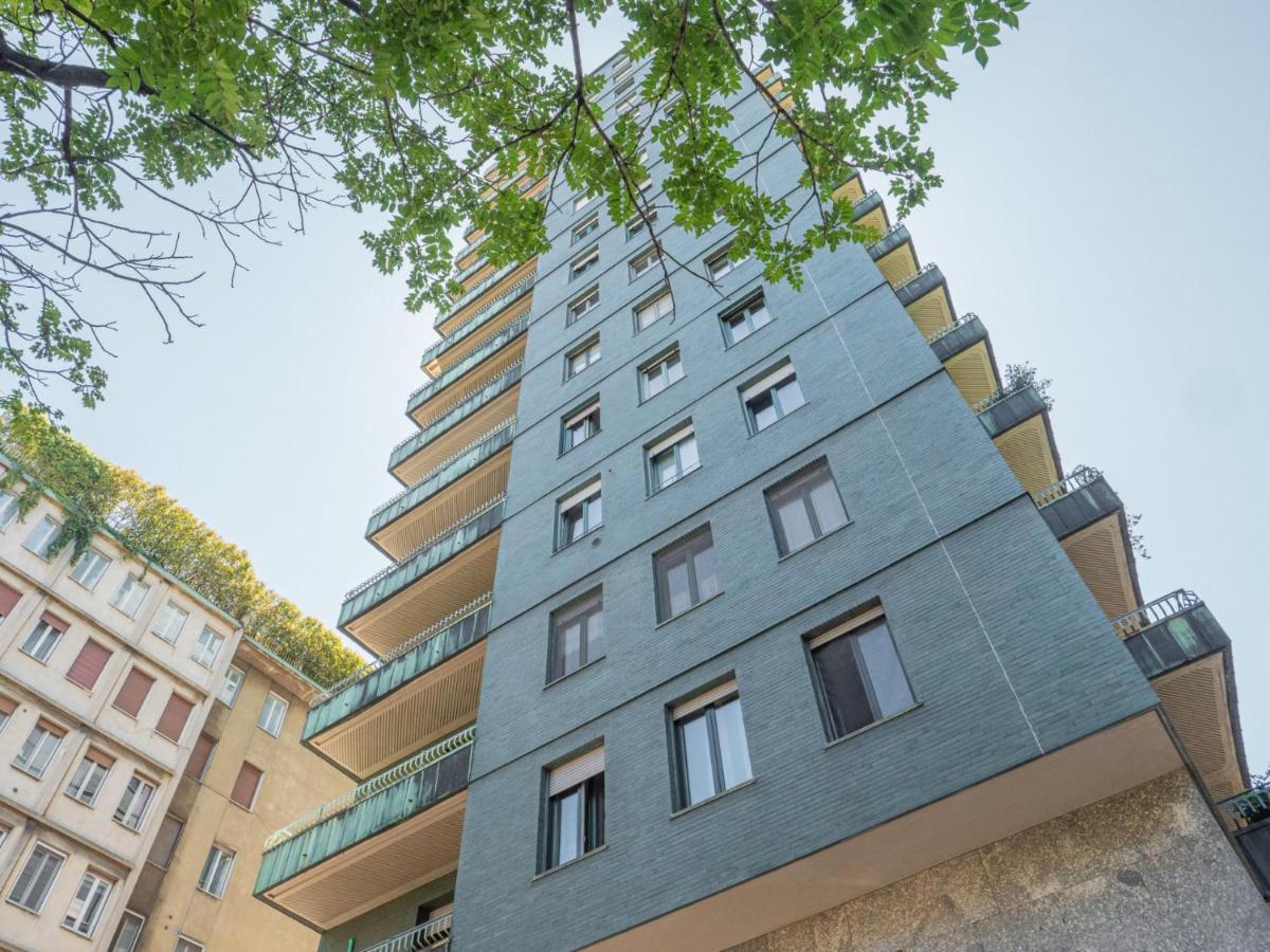 The Best Rent - Spacious One-Bedroom Apartment In Moscova District Milão Exterior foto