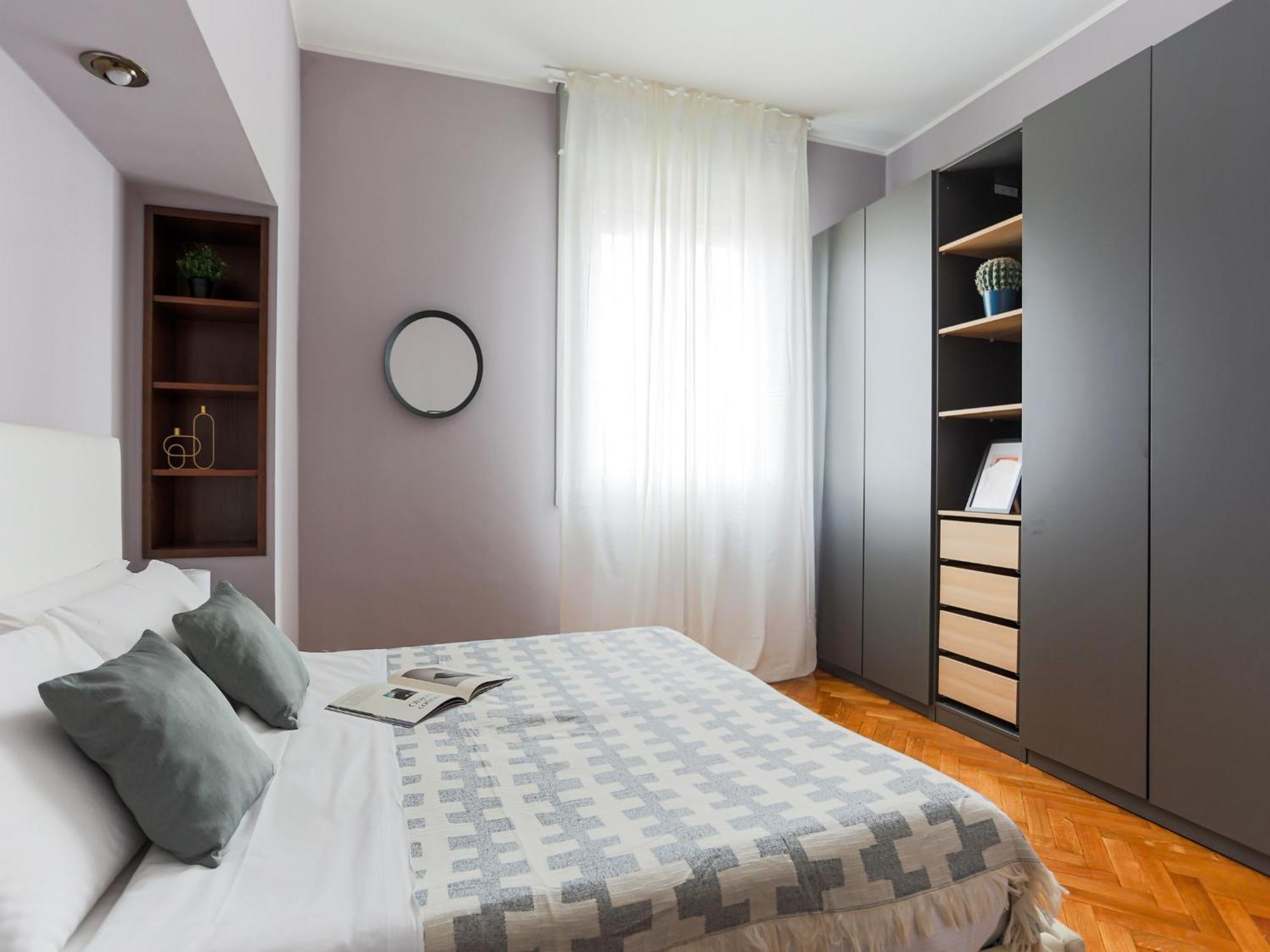 The Best Rent - Spacious One-Bedroom Apartment In Moscova District Milão Exterior foto