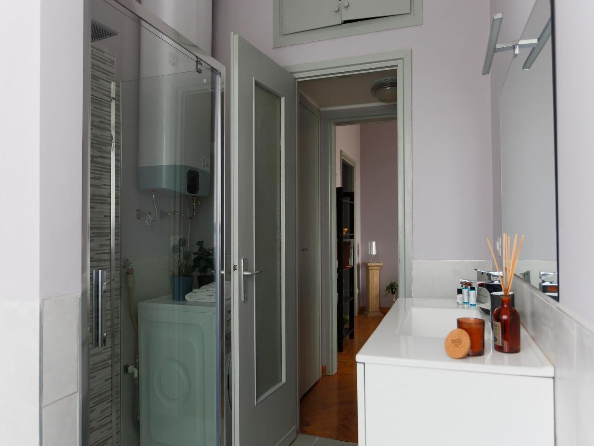 The Best Rent - Spacious One-Bedroom Apartment In Moscova District Milão Exterior foto
